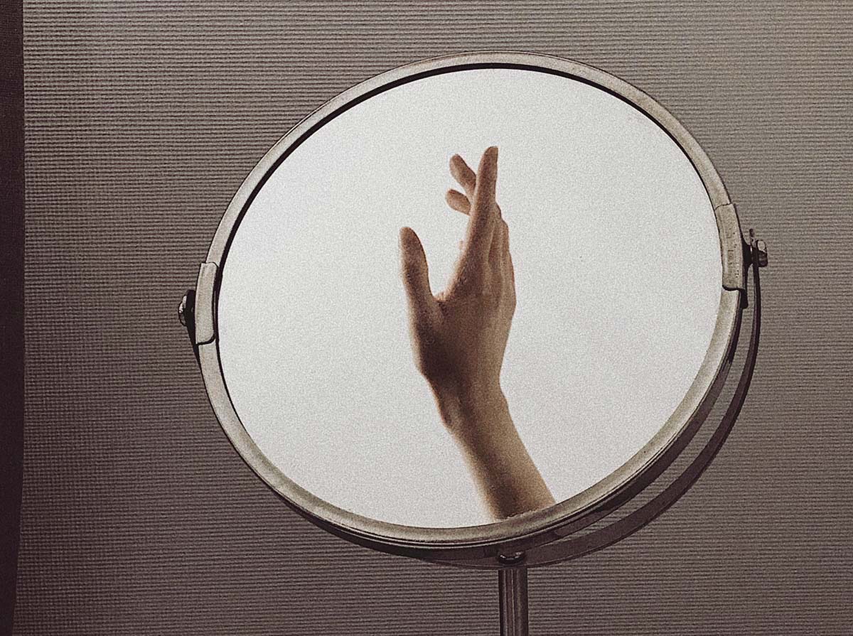 Vulva Mirror Exercise